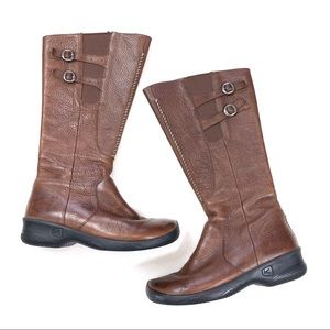 Keen Bern High Boots in Oak